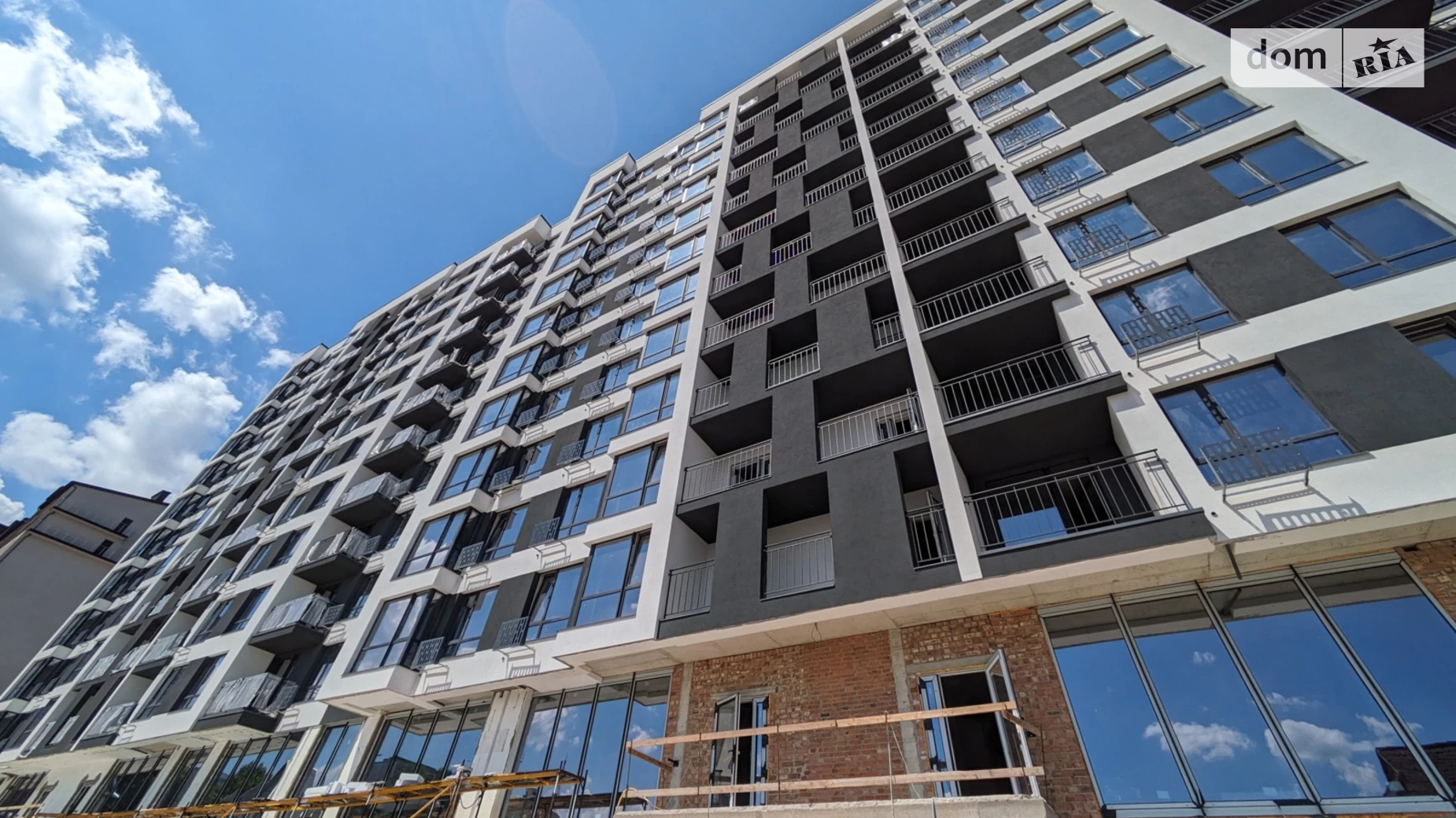 Продается 1-комнатная квартира 46 кв. м в Ивано-Франковске, цена: 49200 $ - фото 2