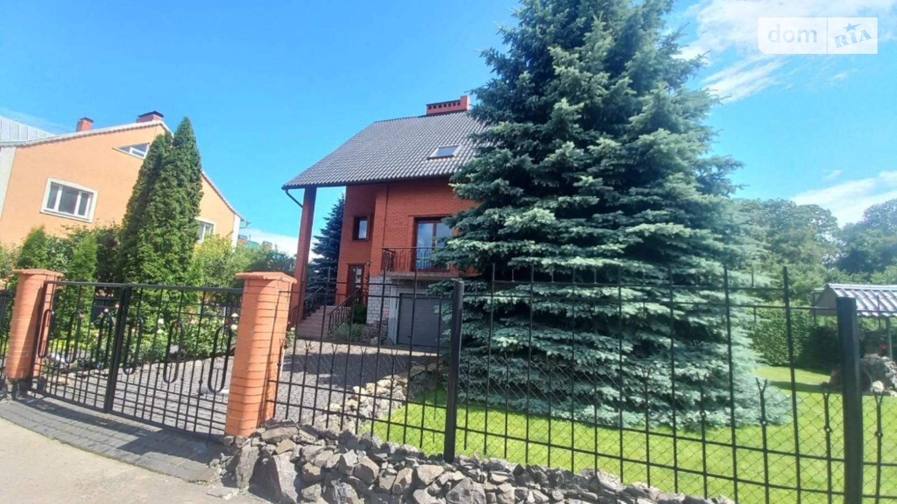 Продается дом на 2 этажа 400 кв. м с камином, цена: 295000 $ - фото 2