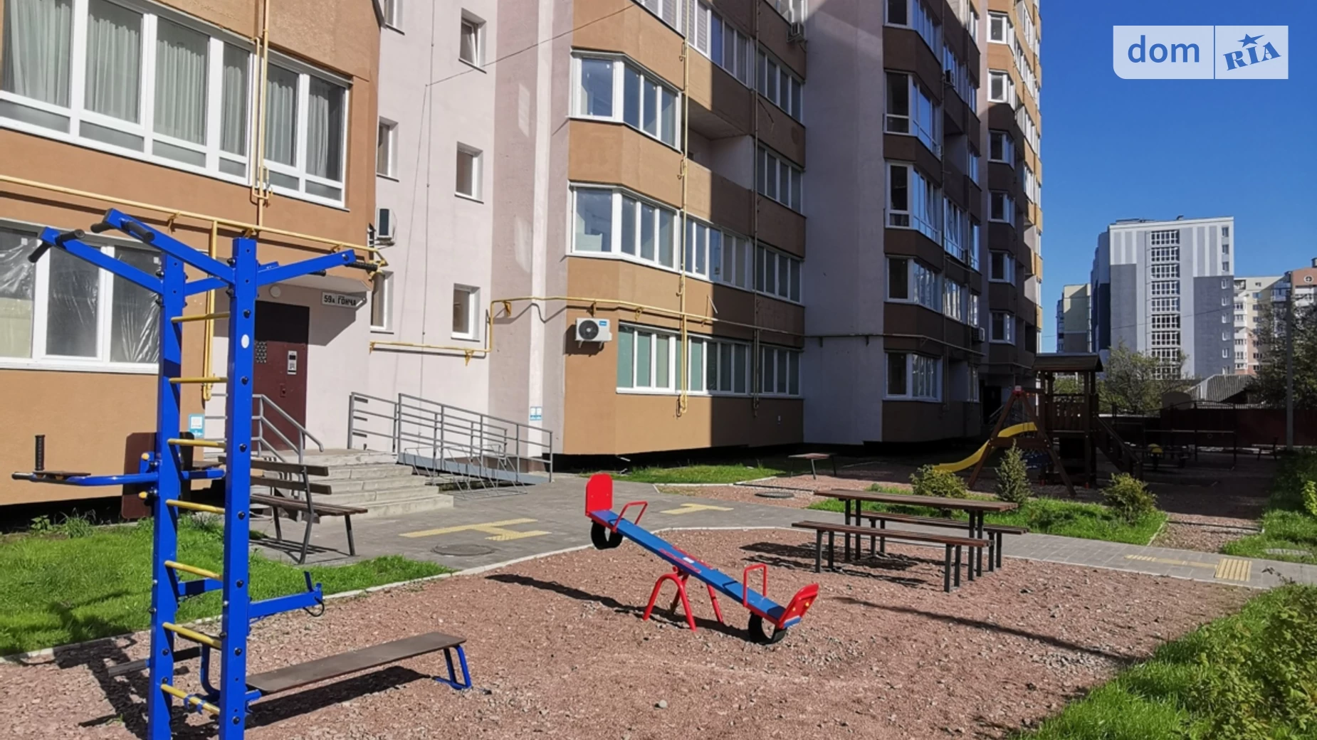 Продается 3-комнатная квартира 109.8 кв. м в Чернигове, ул. Гончая, 59 - фото 2