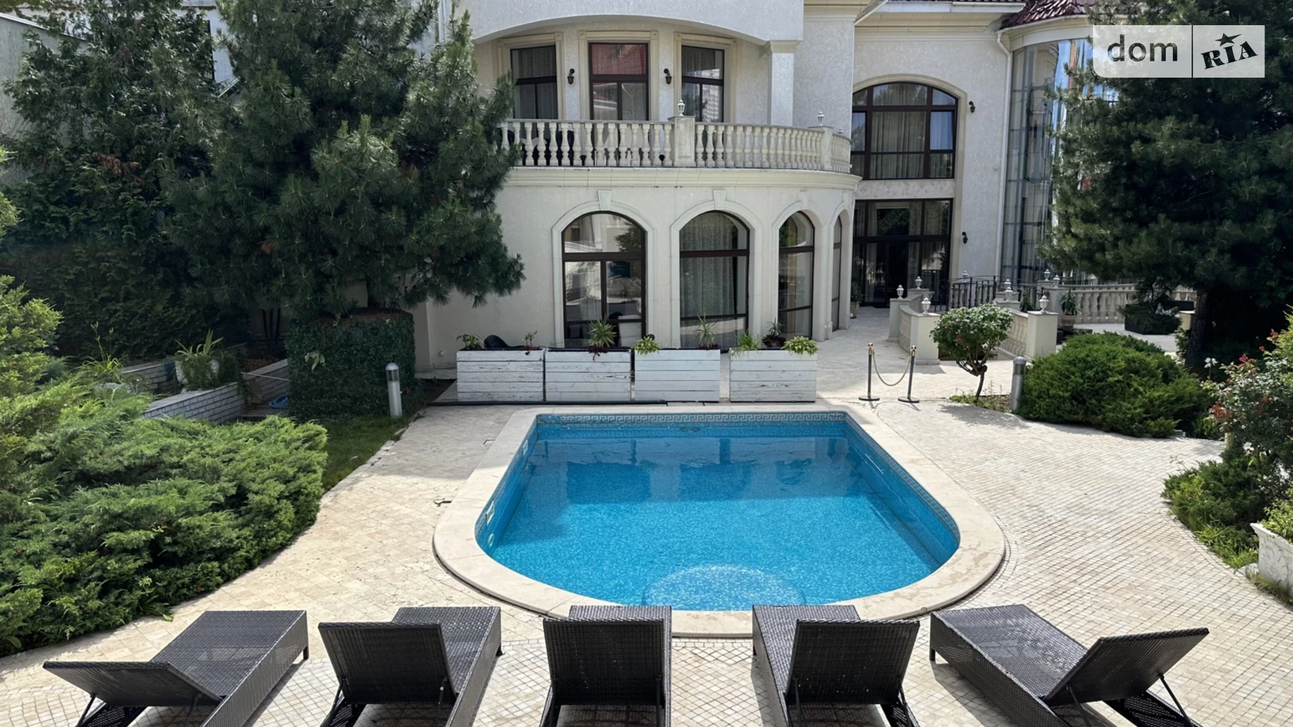 Сдается в аренду дом на 2 этажа 550 кв. м с баней/сауной, цена: 10000 $ - фото 2