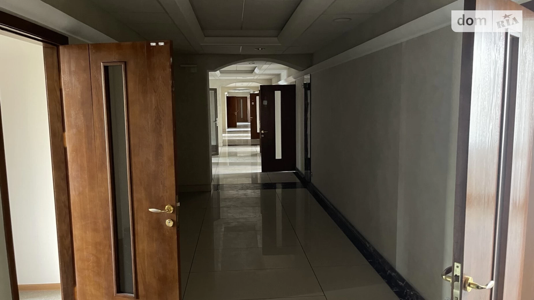 Здається в оренду офіс 649.6 кв. м в бізнес-центрі, цена: 9744 $ - фото 3