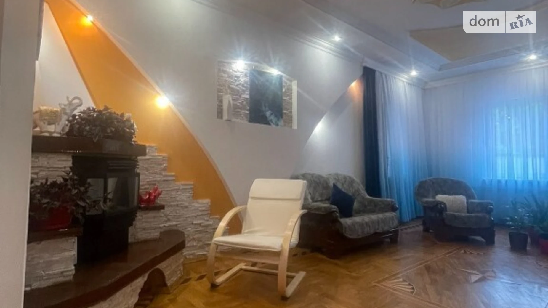 Продается дом на 2 этажа 192 кв. м с гаражом, цена: 132000 $ - фото 2