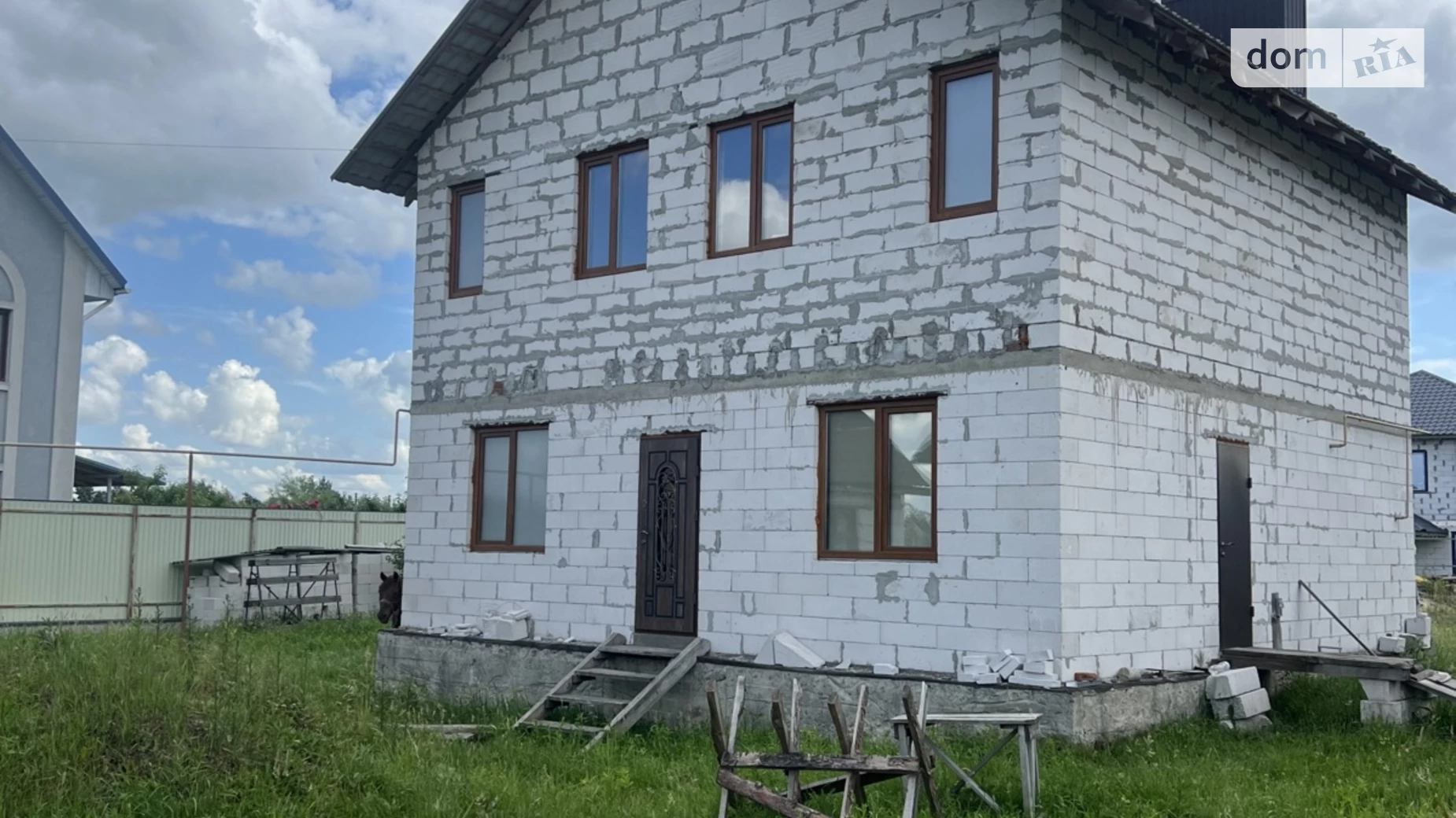 Продается дом на 2 этажа 150 кв. м с садом, цена: 91900 $ - фото 4