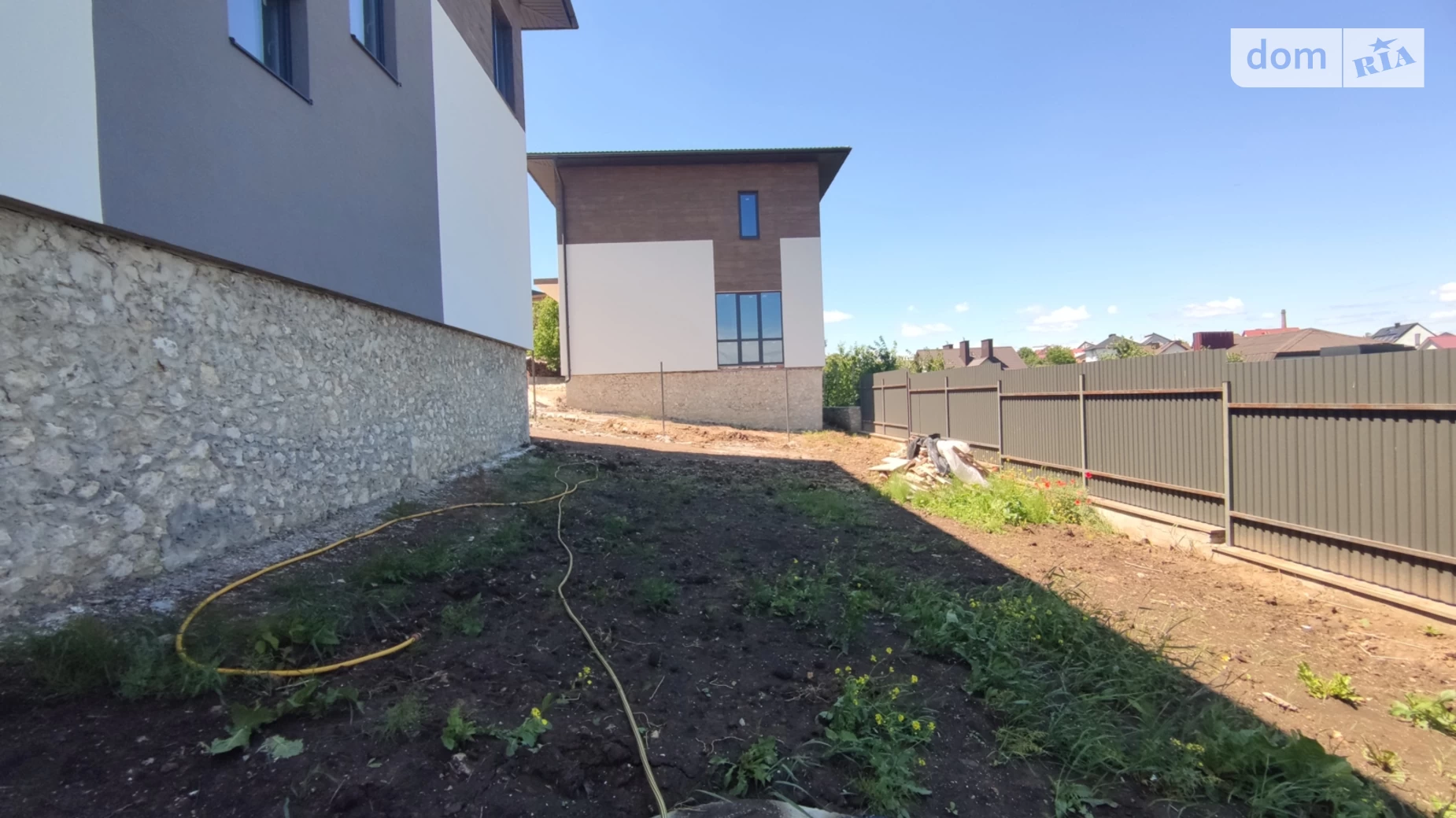Продается дом на 2 этажа 120 кв. м с бассейном, цена: 97500 $ - фото 3