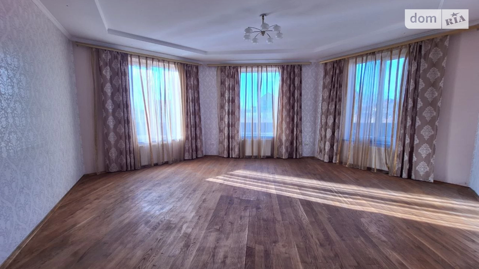 Продается дом на 2 этажа 294 кв. м с мебелью, цена: 115000 $ - фото 2