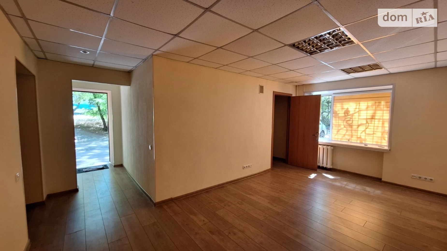 Продается офис 74.8 кв. м в бизнес-центре, цена: 25000 $ - фото 2