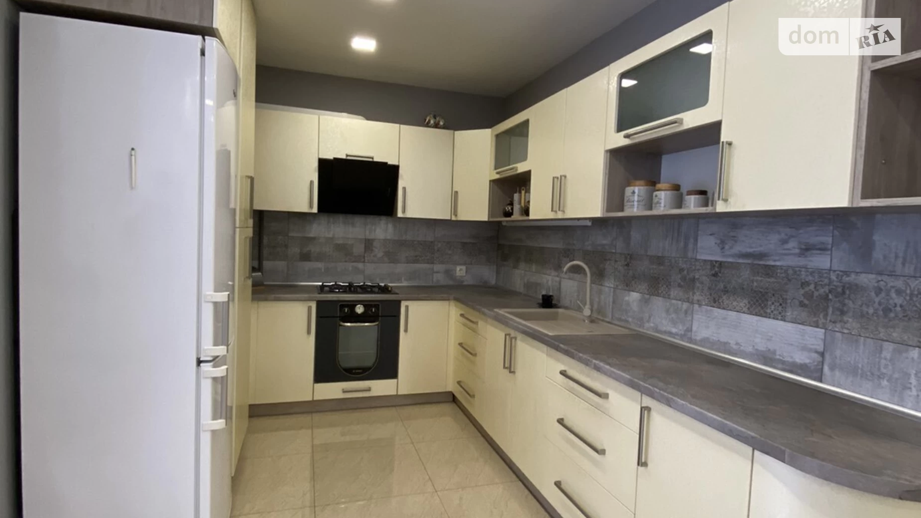 Продается 2-комнатная квартира 72 кв. м в, цена: 77000 $ - фото 2