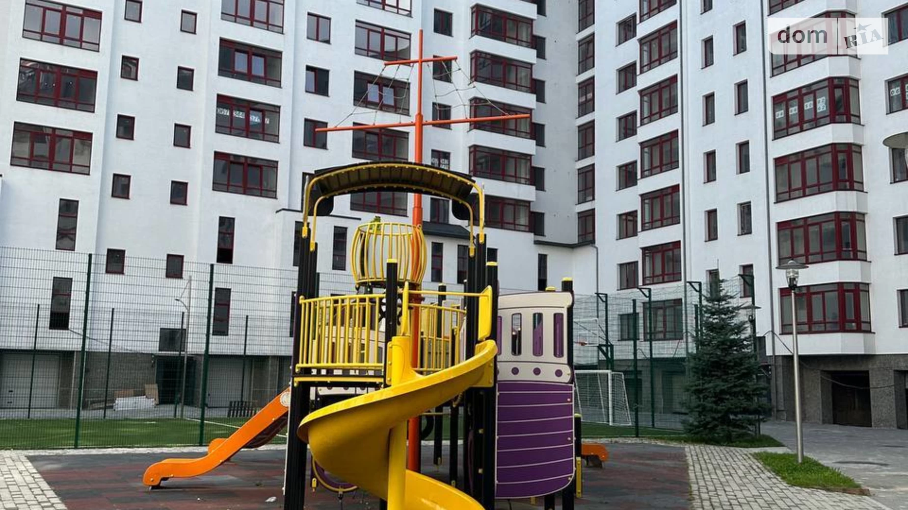 Продається 2-кімнатна квартира 70 кв. м у Івано-Франківську, вул. Галицька, 141Б - фото 2