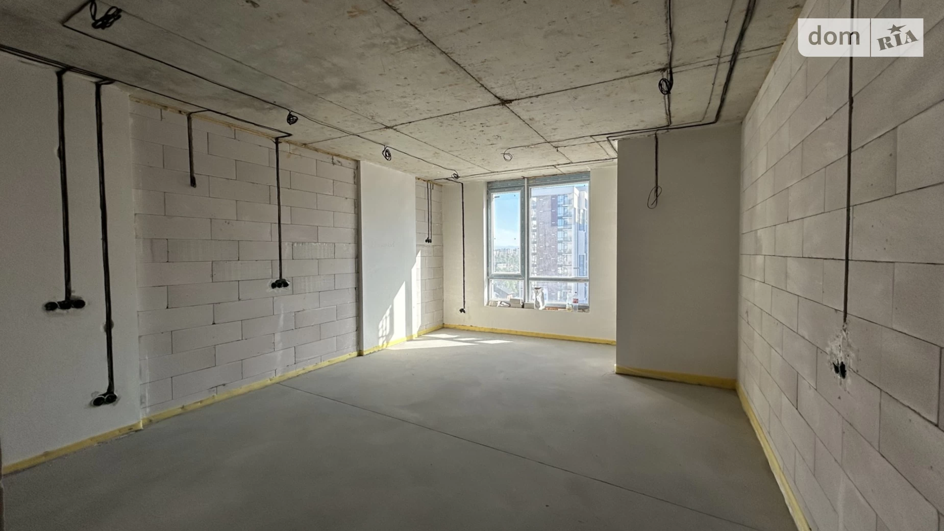 Продается 2-комнатная квартира 81.1 кв. м в Ивано-Франковске, цена: 77950 $ - фото 2