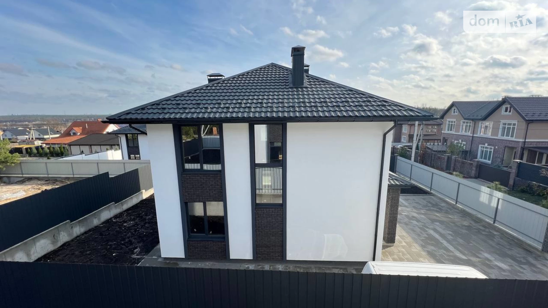 Продается дом на 2 этажа 140 кв. м с камином, цена: 165000 $ - фото 4