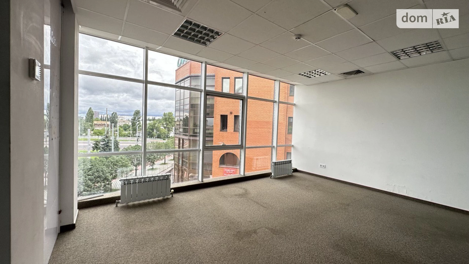 Сдается в аренду офис 340 кв. м в бизнес-центре, цена: 2000 $ - фото 4