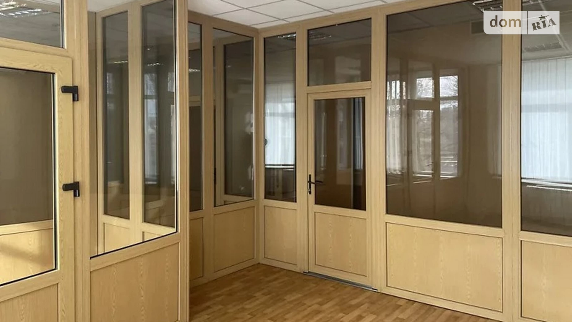 Сдается в аренду офис 76 кв. м в бизнес-центре, цена: 37430 грн - фото 4