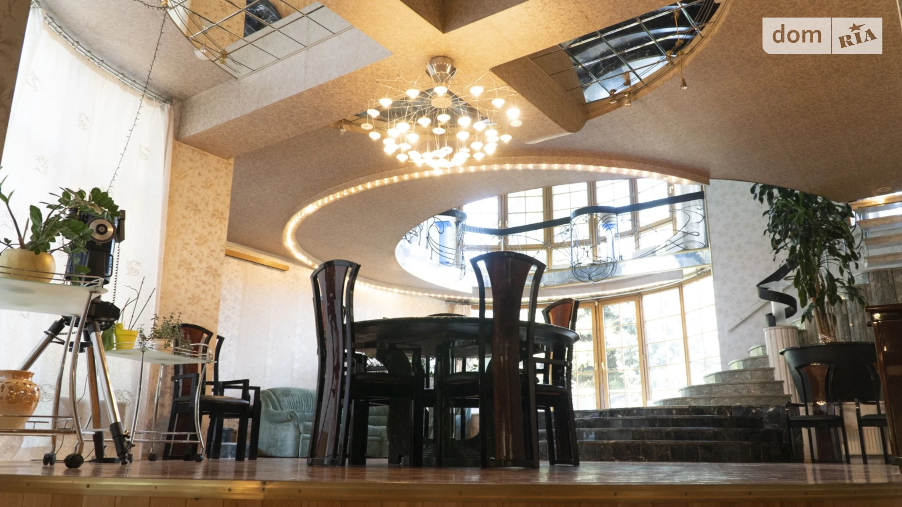 Продается дом на 4 этажа 1384.1 кв. м с камином, цена: 1200000 $ - фото 2