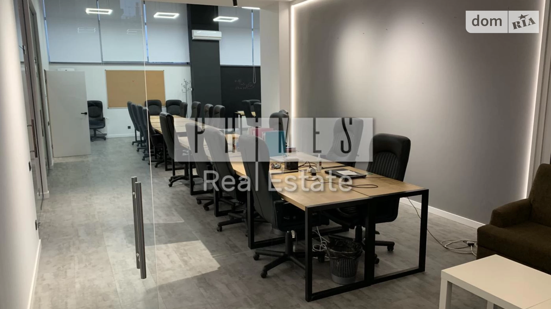 Сдается в аренду офис 155 кв. м в бизнес-центре, цена: 1700 $ - фото 2