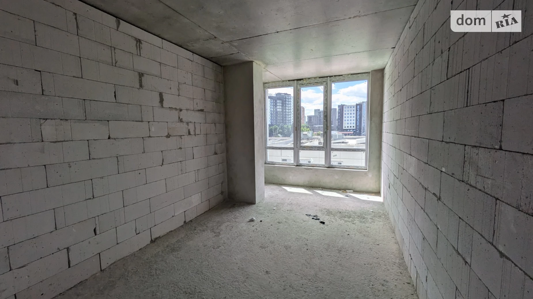 Продается 2-комнатная квартира 60.8 кв. м в Ивано-Франковске, ул. Надречная - фото 2