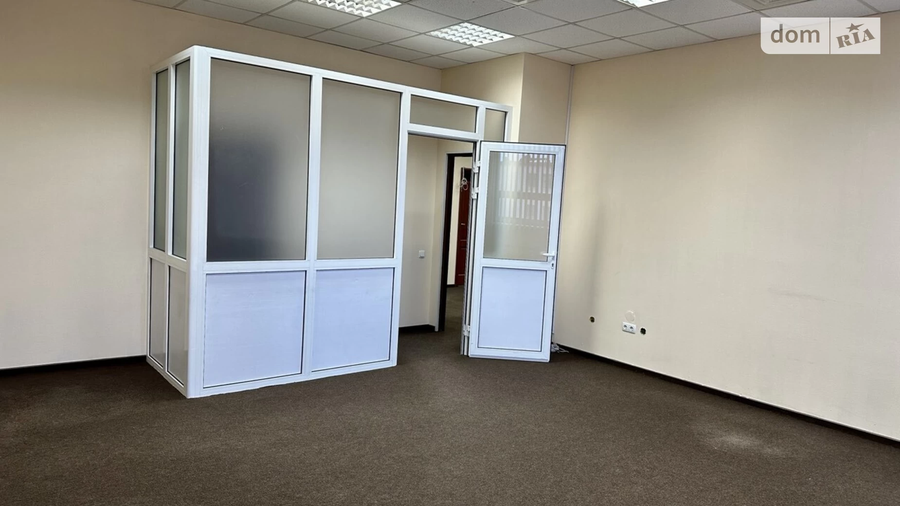 Сдается в аренду офис 192 кв. м в бизнес-центре, цена: 1500 $ - фото 3