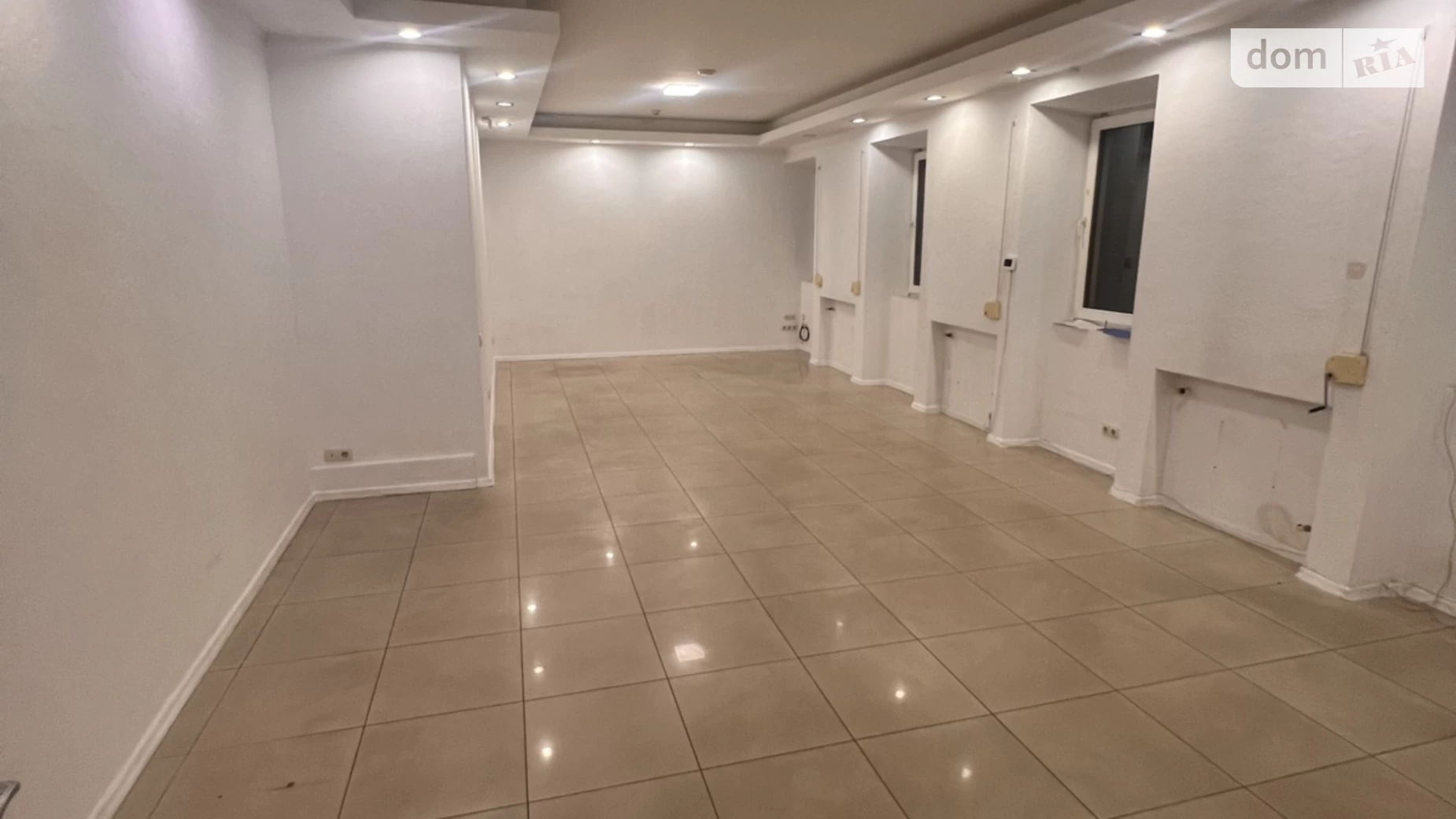 Продається офіс 55 кв. м в бізнес-центрі, цена: 107000 $ - фото 5