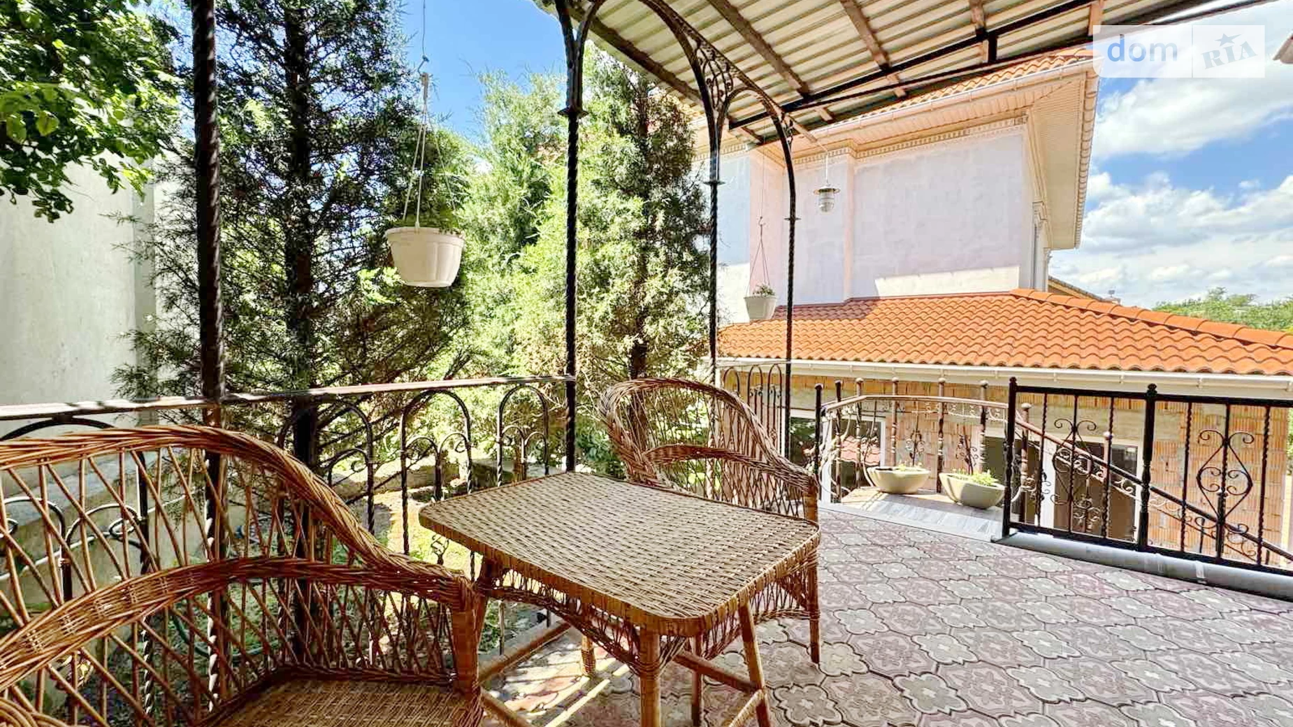 Продается дом на 2 этажа 462.9 кв. м с садом, цена: 199000 $ - фото 2