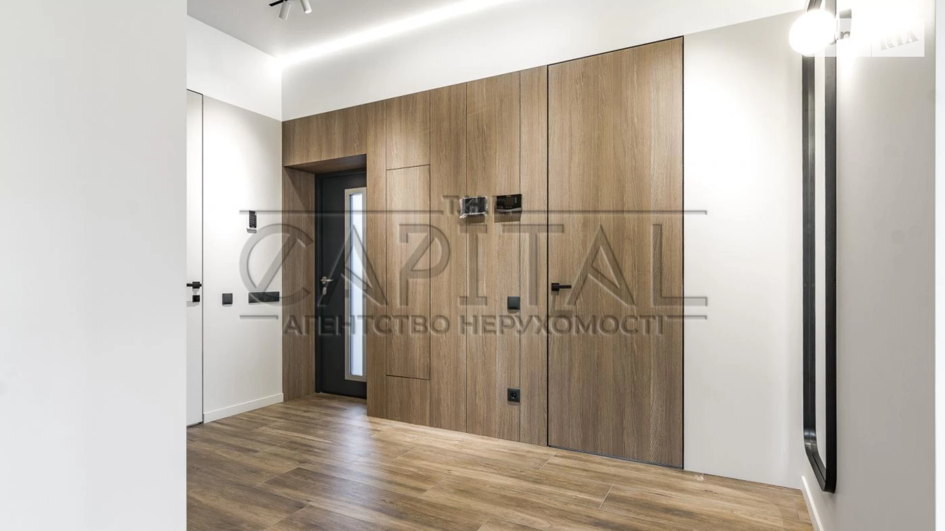 Продается дом на 2 этажа 240 кв. м с балконом, цена: 390000 $ - фото 2
