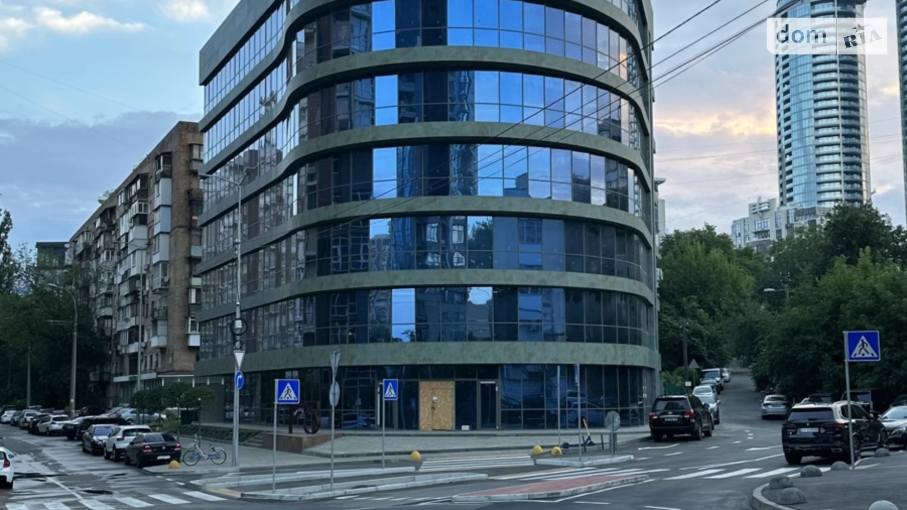 Продается офис 3258 кв. м в бизнес-центре, цена: 13032000 $ - фото 2