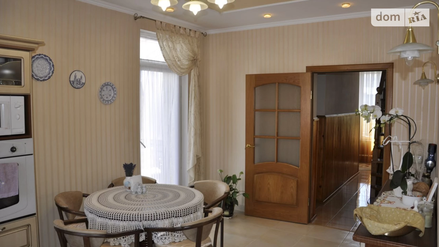 Продается дом на 3 этажа 340 кв. м с мебелью, цена: 182000 $ - фото 2
