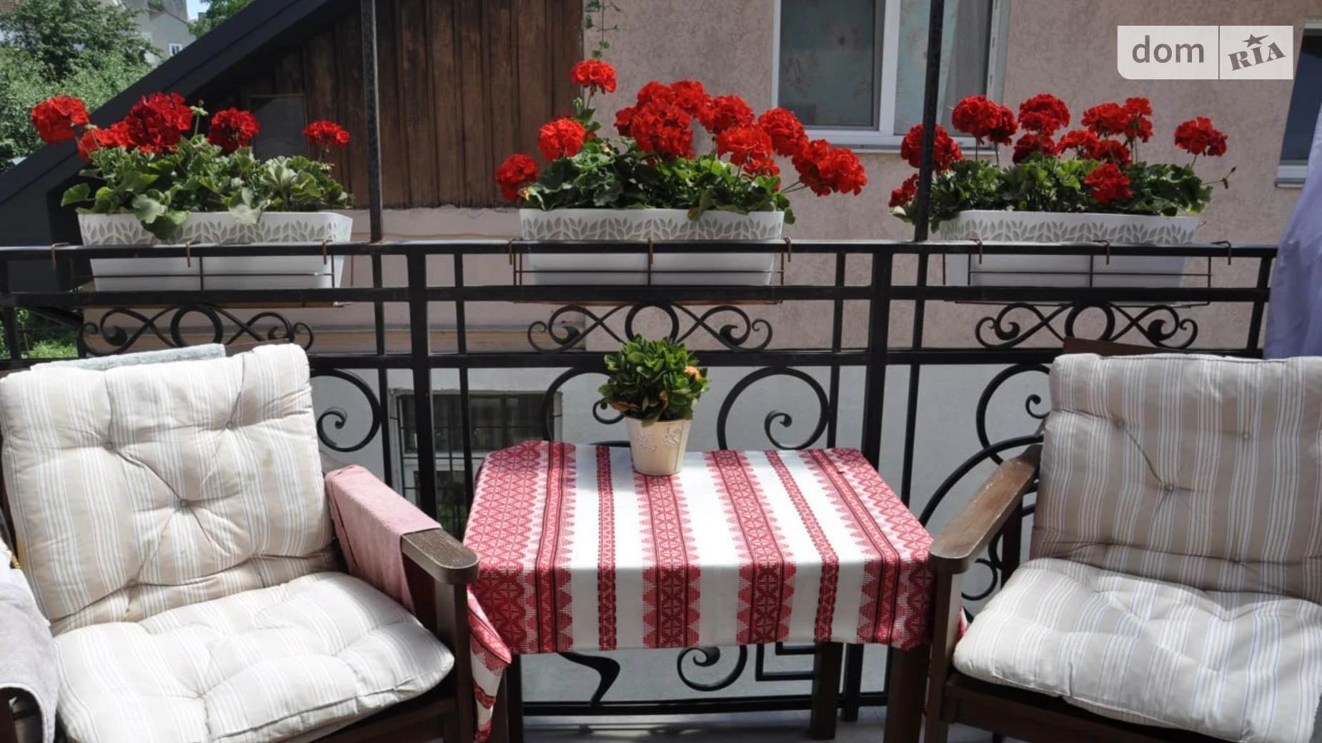 Продается дом на 3 этажа 340 кв. м с мебелью, цена: 182000 $ - фото 3