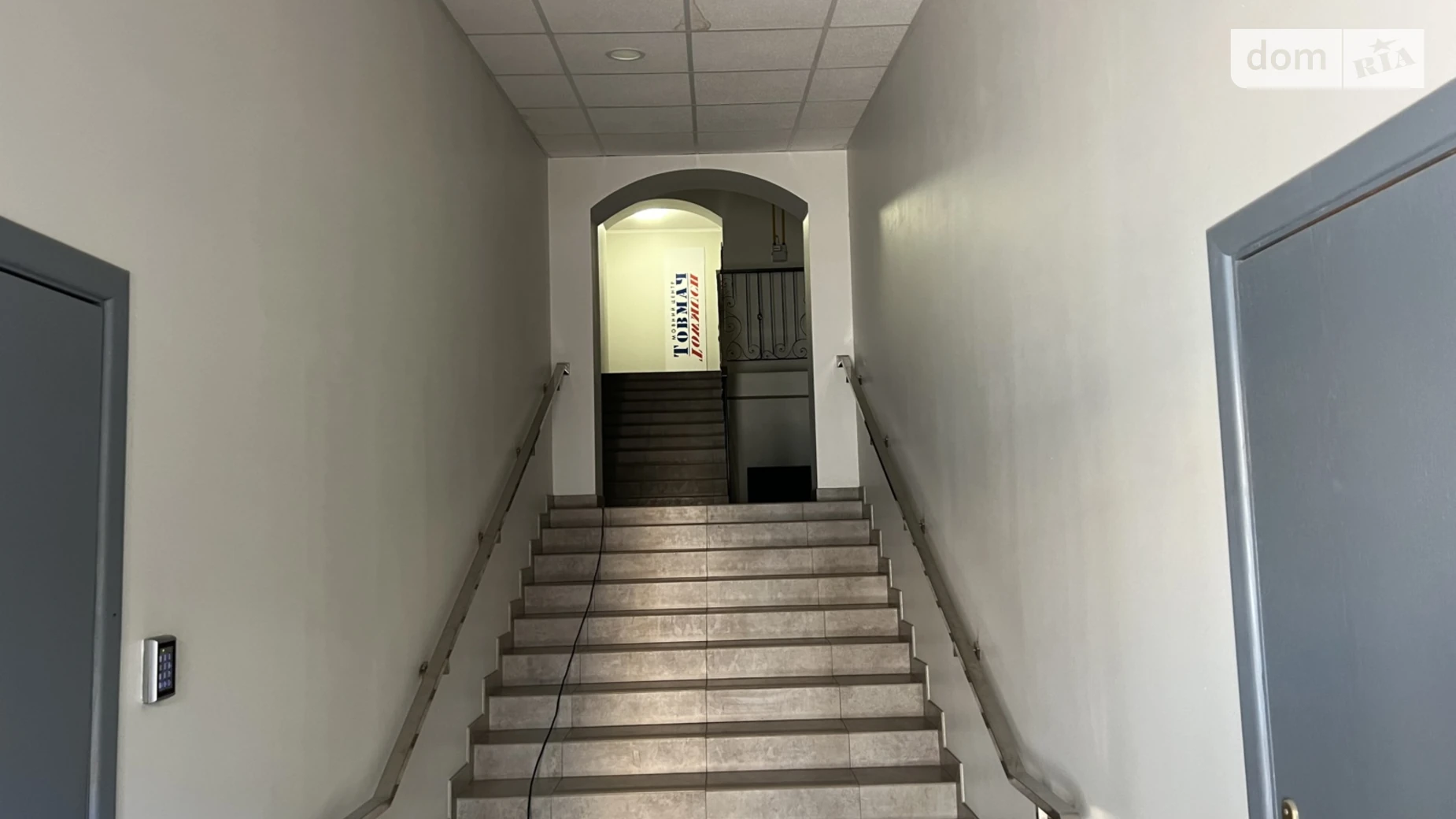 Продается офис 218 кв. м в бизнес-центре, цена: 180000 $ - фото 5
