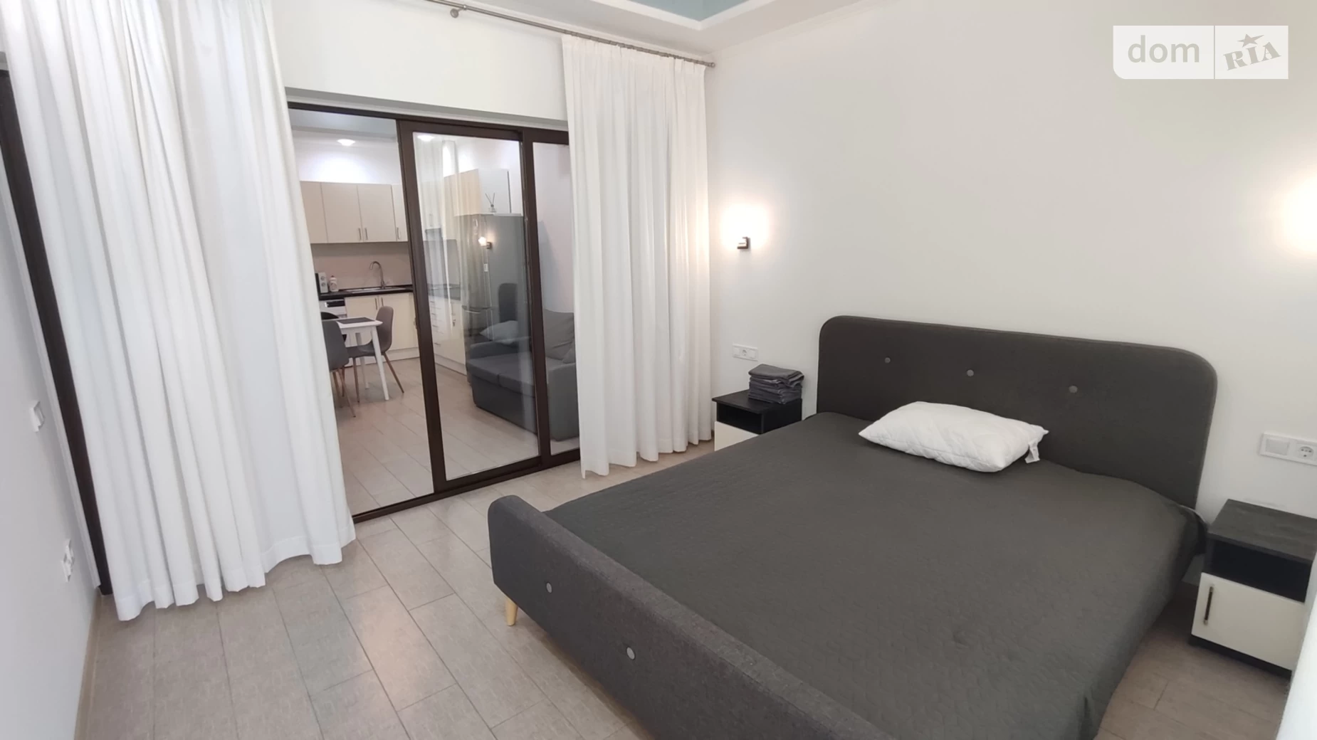 Продается 1-комнатная квартира 48.3 кв. м в Одессе, Фонтанская дор. - фото 2