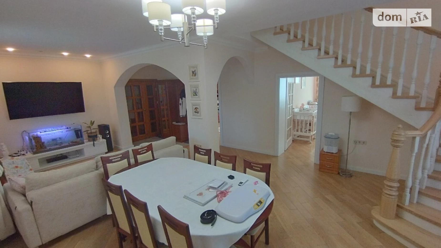 Продается дом на 2 этажа 250 кв. м с беседкой, цена: 163000 $ - фото 2