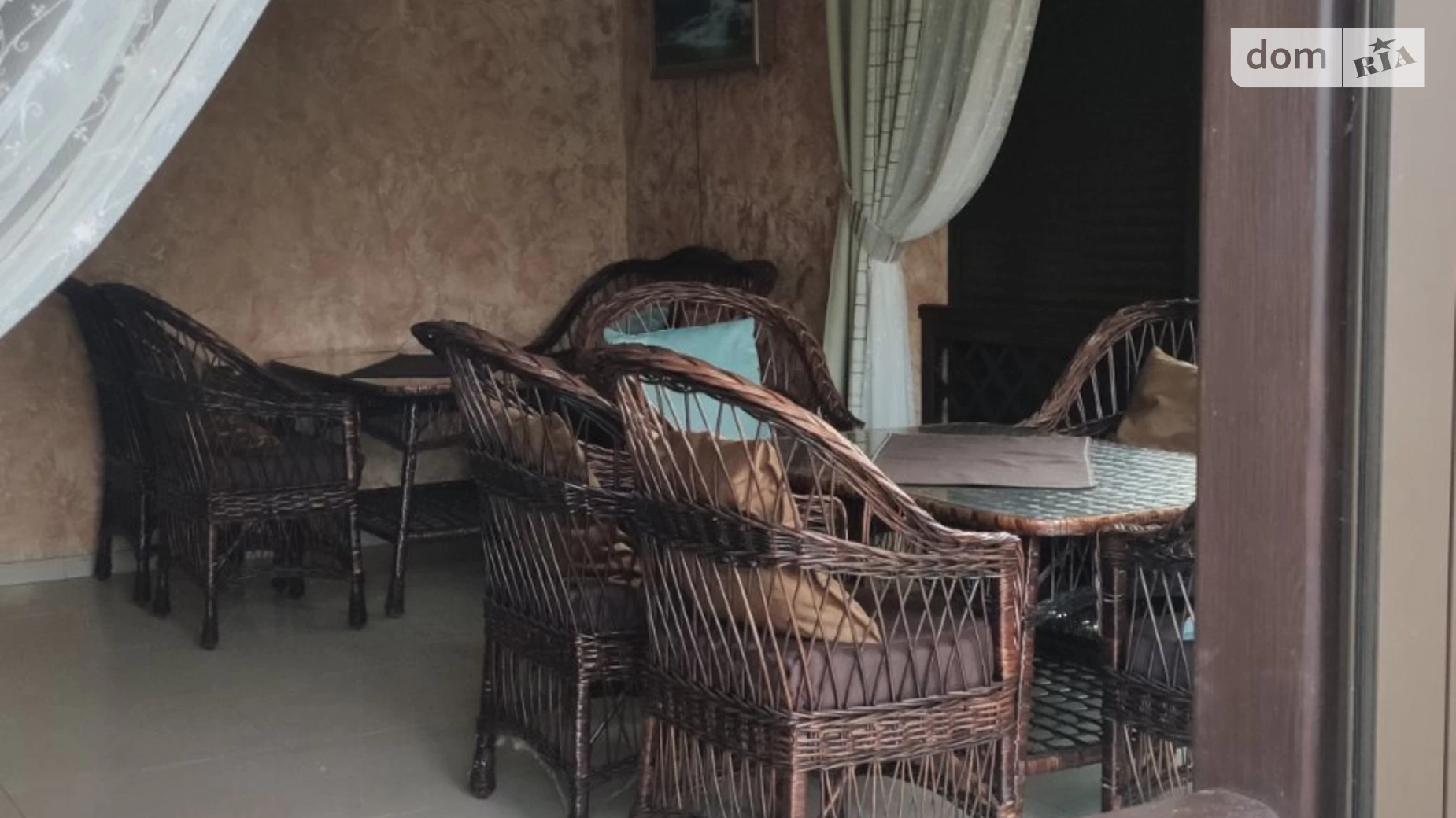 Продается дом на 2 этажа 360 кв. м с камином, цена: 375000 $ - фото 3
