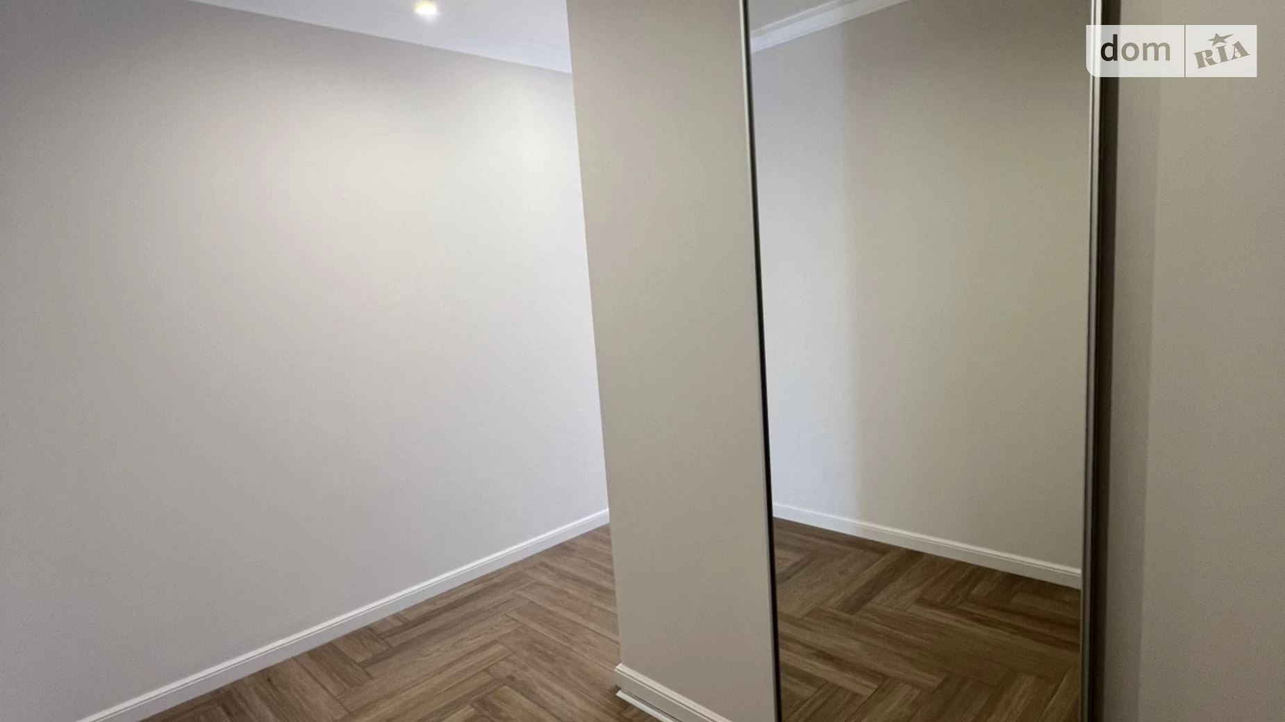 2-комнатная квартира 67 кв. м в, цена: 105000 $ - фото 5