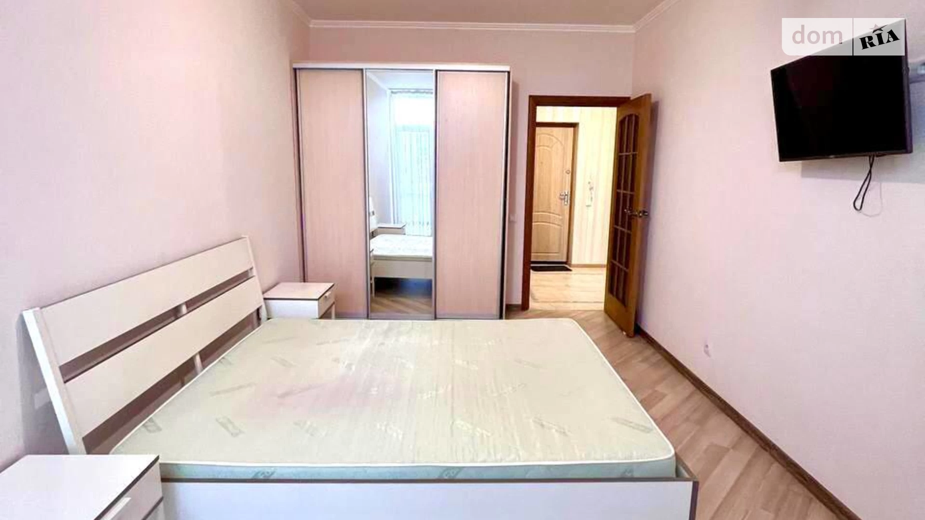 Продается 1-комнатная квартира 40.6 кв. м в Киеве, ул. Регенераторная, 4 корпус 1 - фото 2