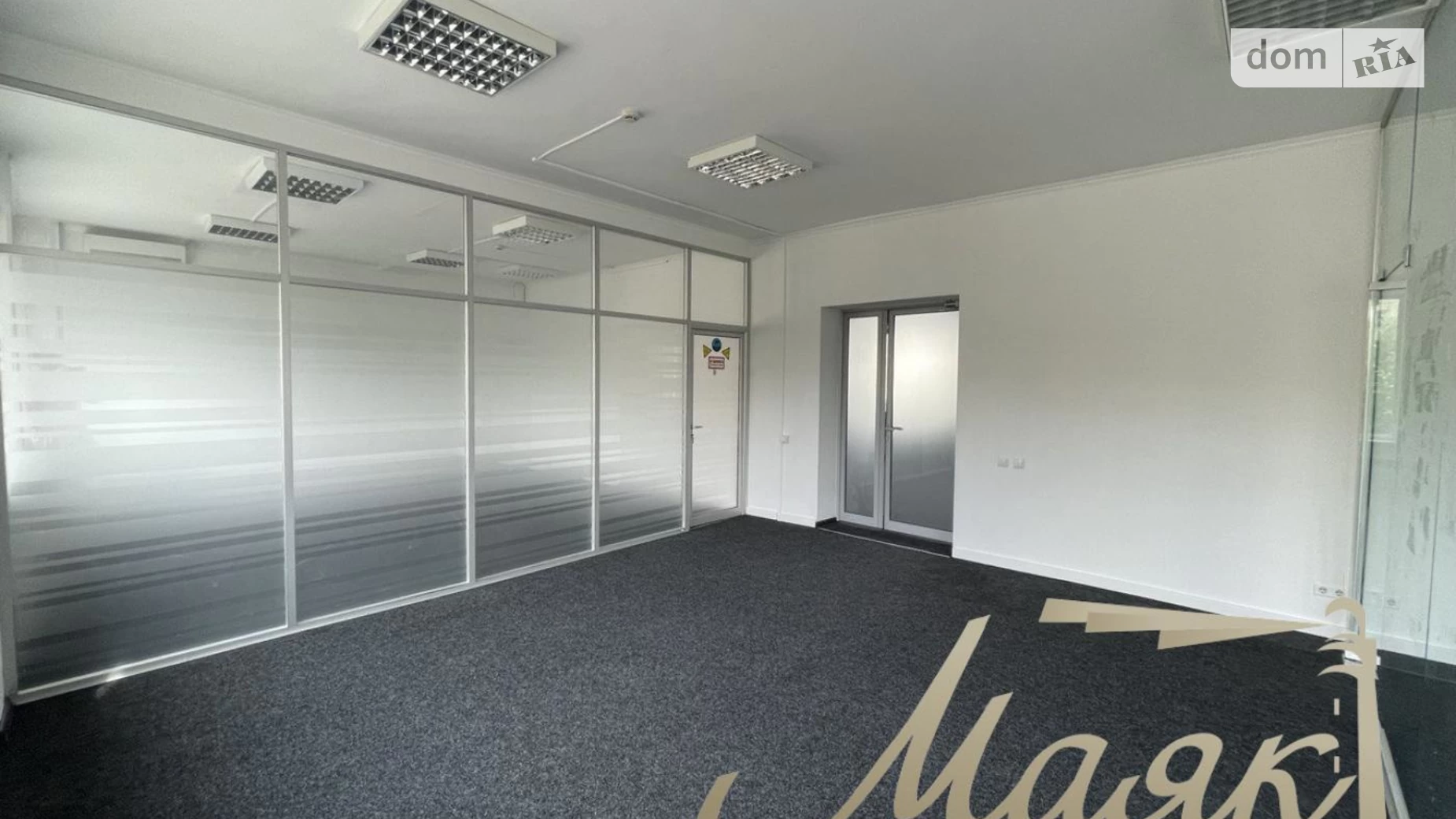 Сдается в аренду офис 230 кв. м в бизнес-центре, цена: 2700 $ - фото 4