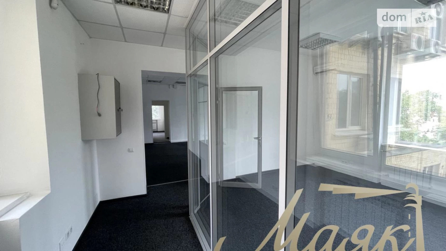 Сдается в аренду офис 230 кв. м в бизнес-центре, цена: 2700 $ - фото 5