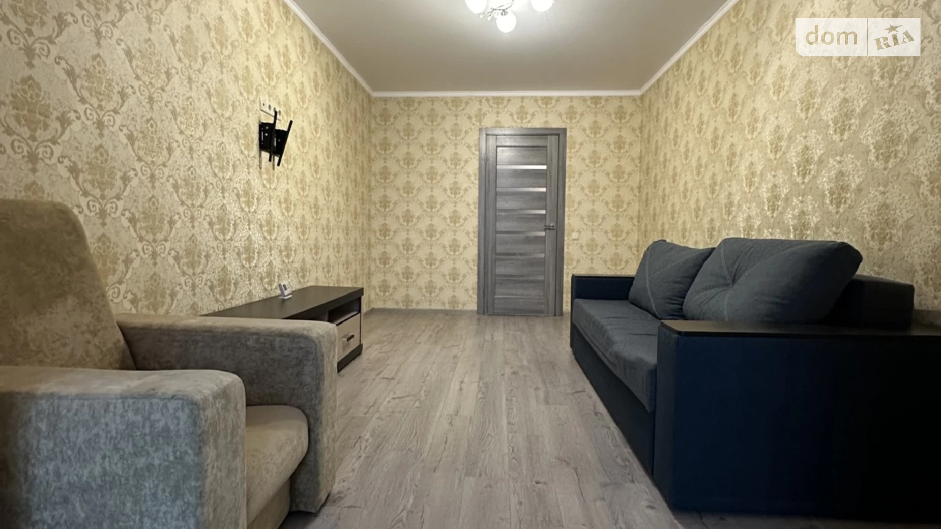 Продается 1-комнатная квартира 45.7 кв. м в Чернигове, ул. Курсанта Еськова - фото 3