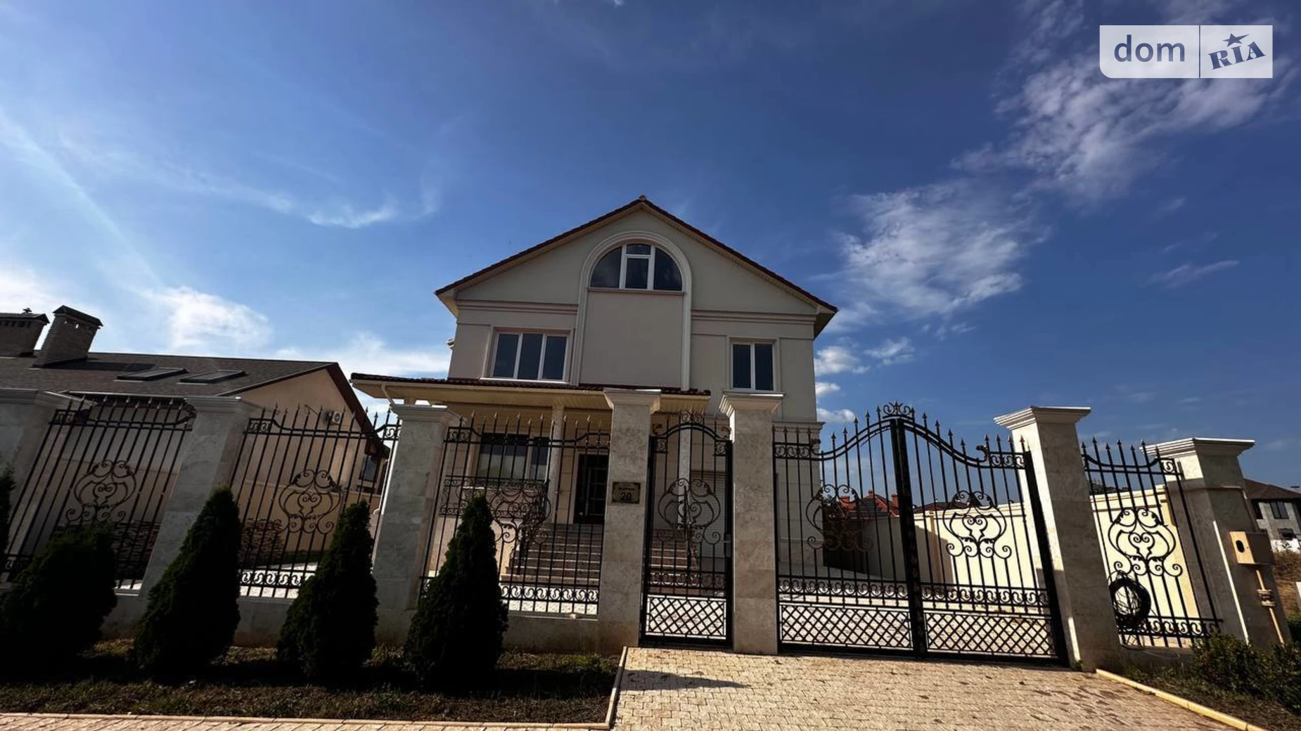 Продается дом на 2 этажа 488 кв. м с бассейном, цена: 380000 $ - фото 5