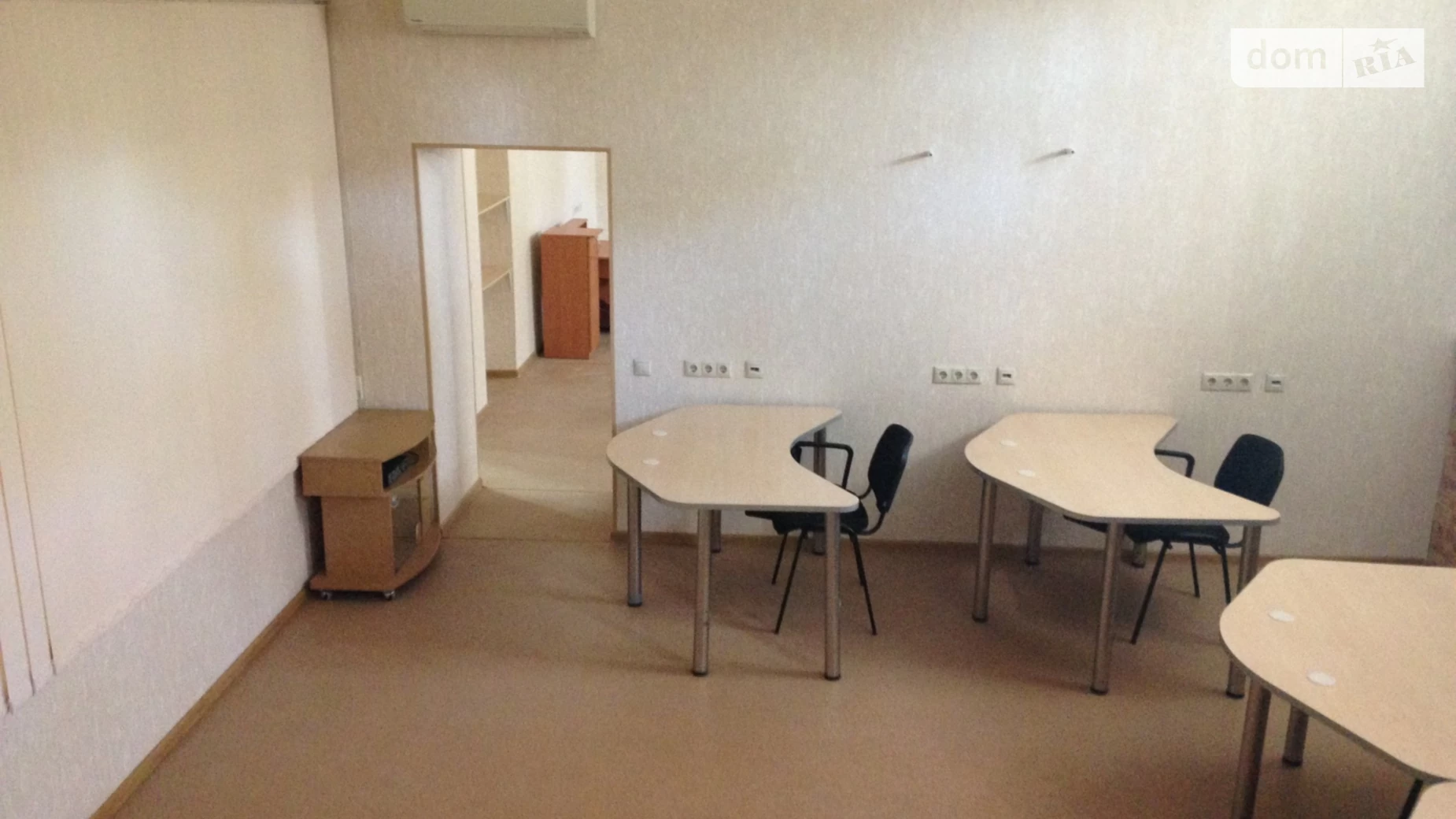 Продается офис 134 кв. м в бизнес-центре, цена: 120000 $ - фото 2