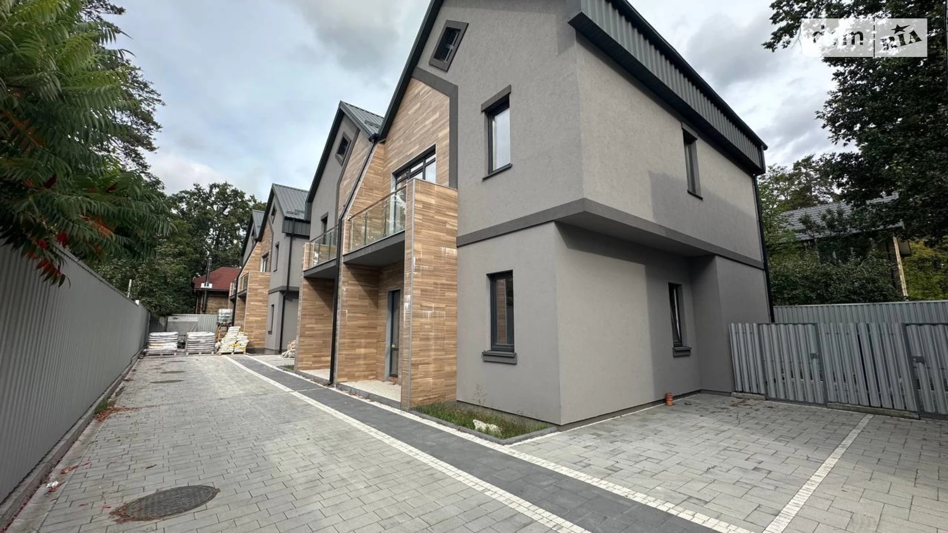 Продается дом на 2 этажа 105 кв. м с верандой, цена: 70000 $ - фото 2