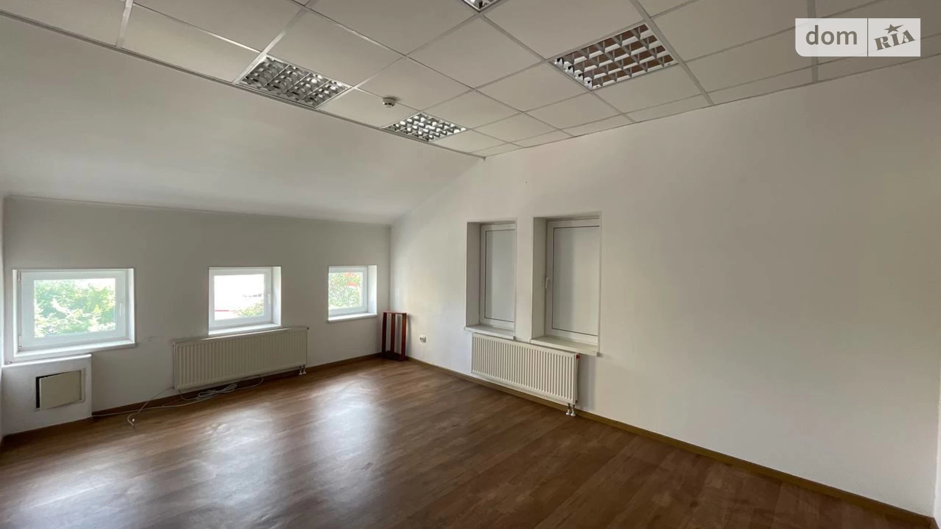 Сдается в аренду офис 22 кв. м в бизнес-центре, цена: 7040 грн - фото 2