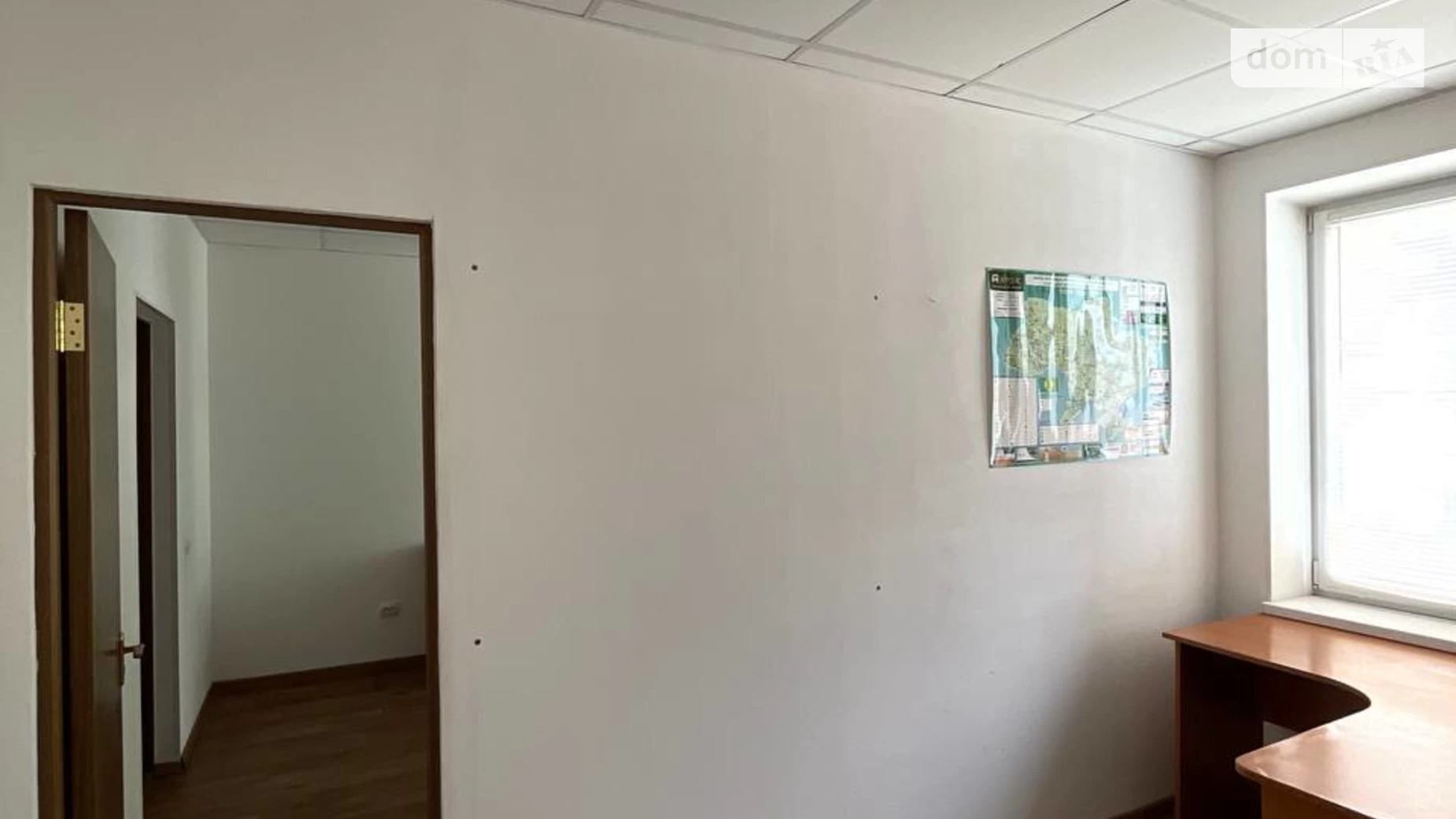 Сдается в аренду офис 25.5 кв. м в бизнес-центре, цена: 9053 грн - фото 3