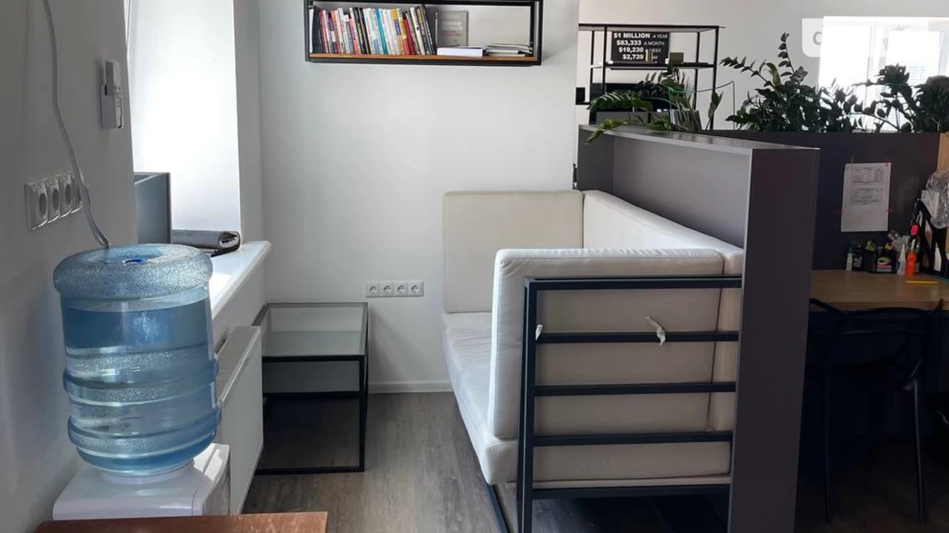 Сдается в аренду офис 80 кв. м в бизнес-центре, цена: 610 $ - фото 2