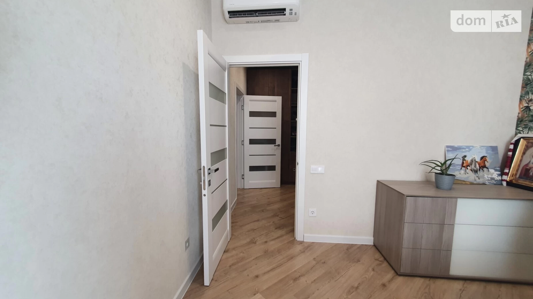 Продається 2-кімнатна квартира 70.2 кв. м у Одесі, просп. Гагаріна, 19Б - фото 2