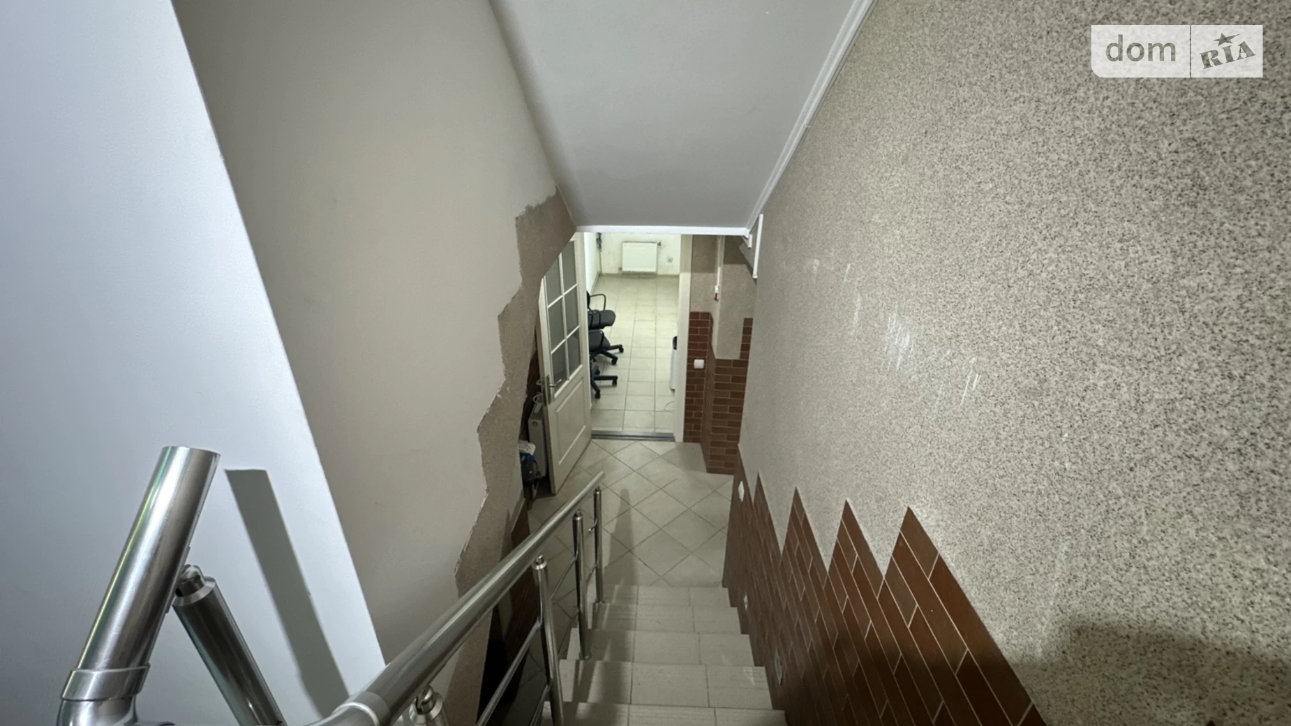 Сдается в аренду объект сферы услуг 264 кв. м в 3-этажном здании, цена: 161964 грн - фото 3