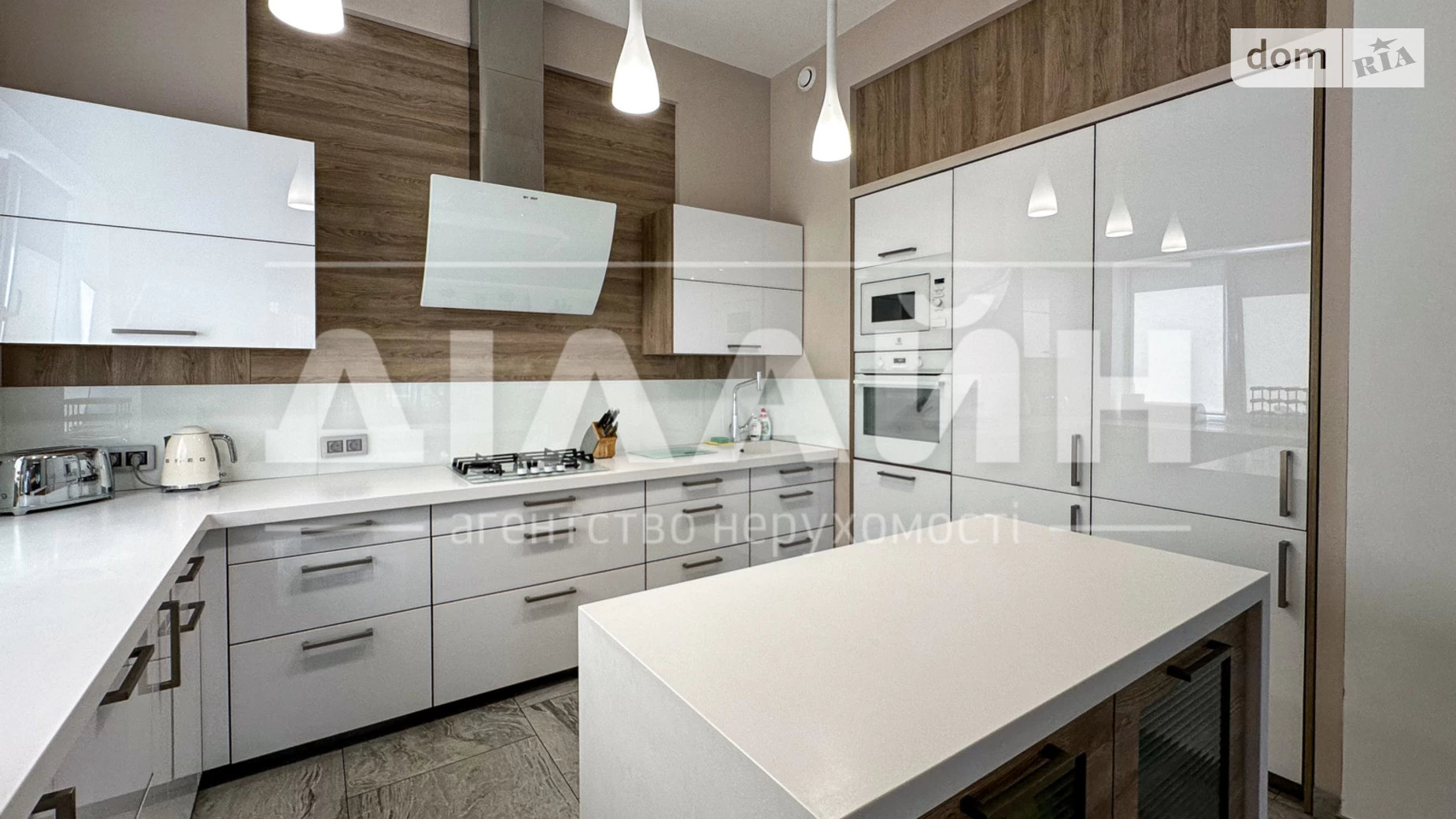 Продается дом на 2 этажа 383.1 кв. м с камином, цена: 560000 $ - фото 4
