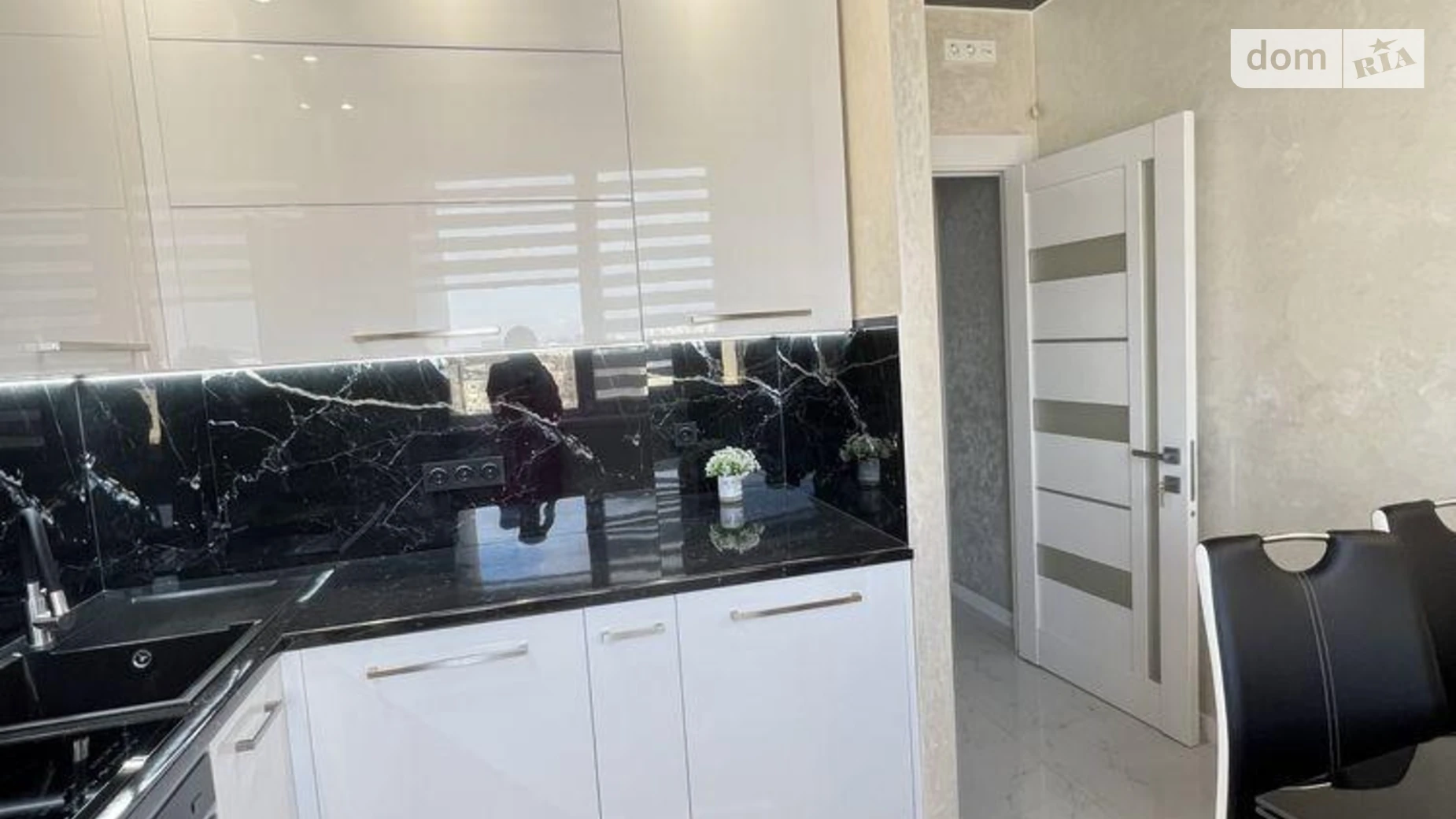 Сдается в аренду 2-комнатная квартира 62 кв. м в Львове, ул. Кульпарковская - фото 2