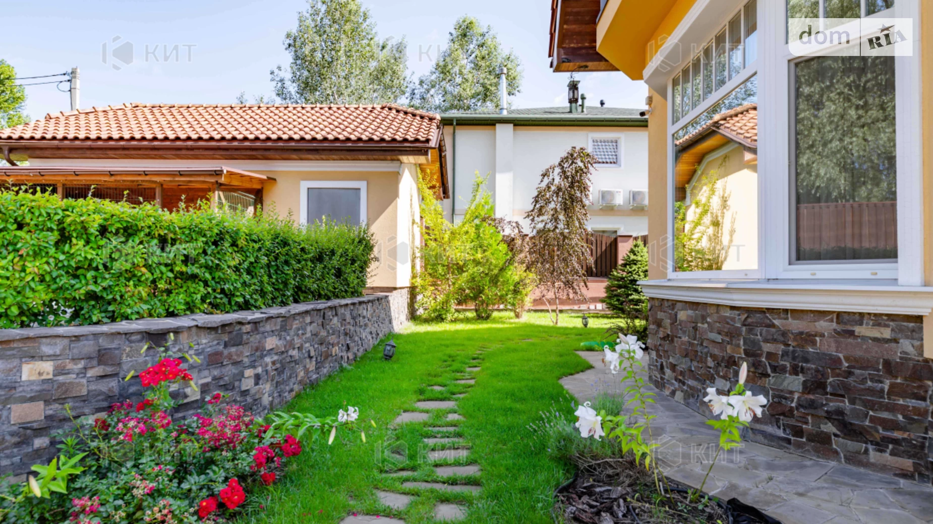 Продается дом на 2 этажа 235.2 кв. м с садом, цена: 600000 $ - фото 2
