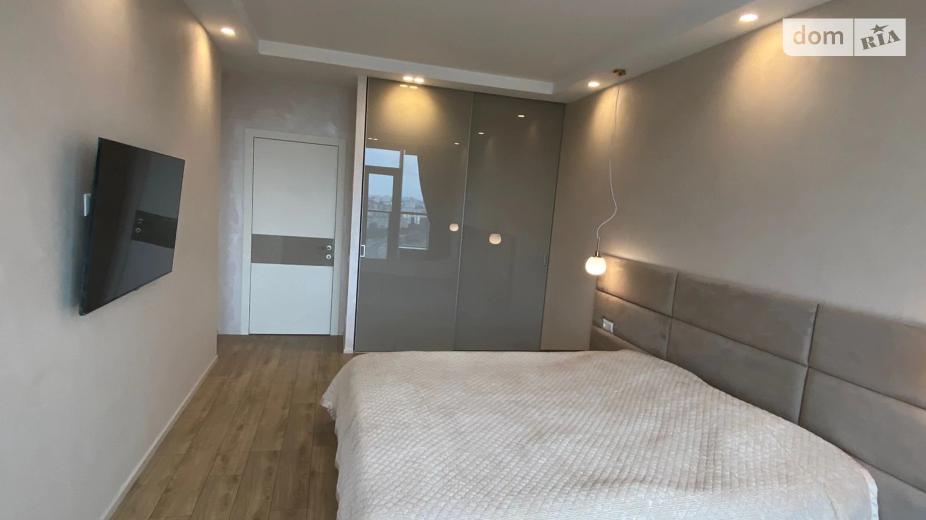 Продается 2-комнатная квартира 83 кв. м в, цена: 200000 $ - фото 2