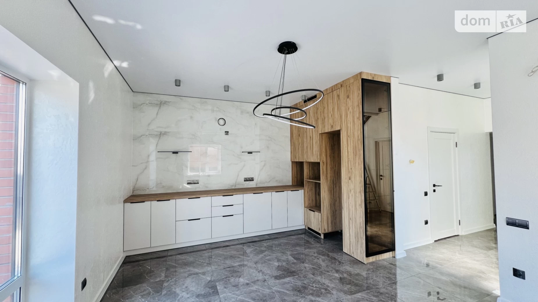 Продается дом на 2 этажа 125 кв. м с камином, цена: 160000 $ - фото 2