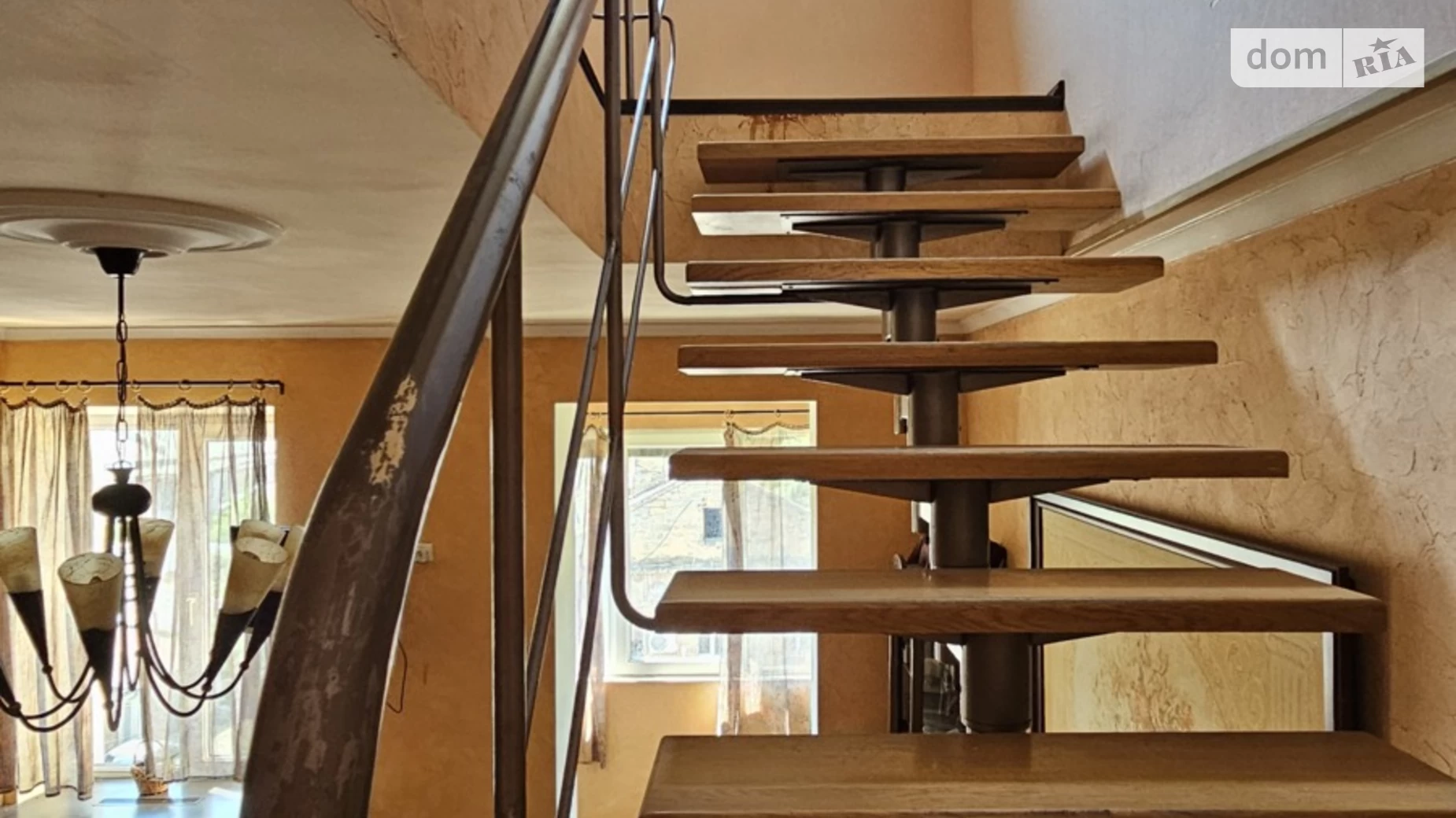 Продается 4-комнатная квартира 146 кв. м в Одессе, ул. Утесова - фото 2