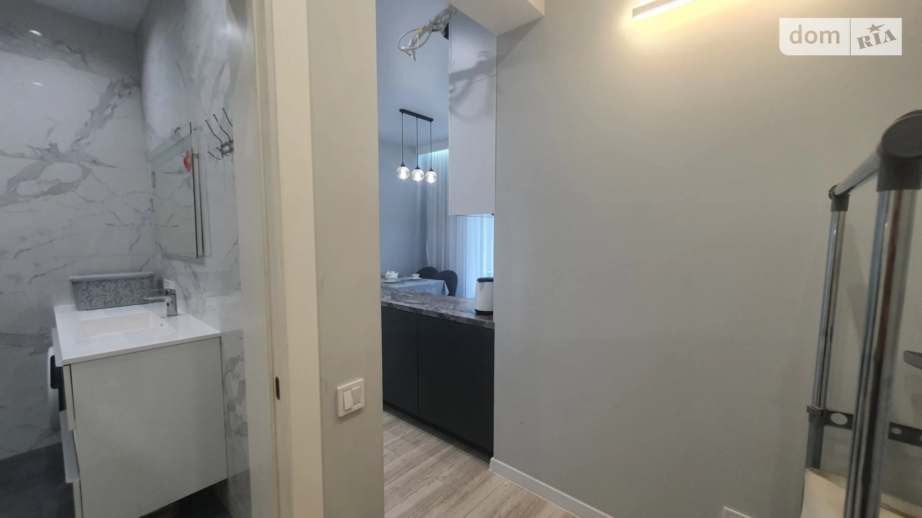 Продається 2-кімнатна квартира 74 кв. м у Одесі, просп. Гагаріна, 19Б - фото 4